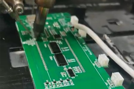 自動焊錫機